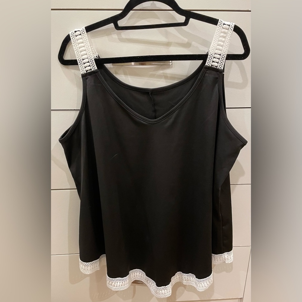 1X Shein Lace Strapped Tank Top